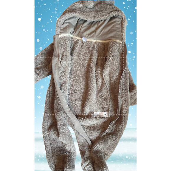 Cozy Carter Beige Bear Snowsuit With Feet And Hood Size 6 Months - Picture 4 of 8